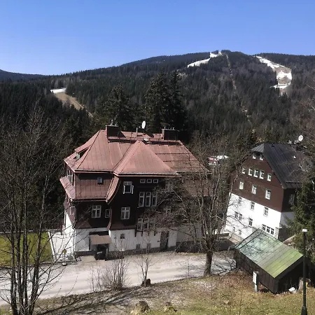 Hostel Pestalozza Spindleruv Mlyn Exterior photo